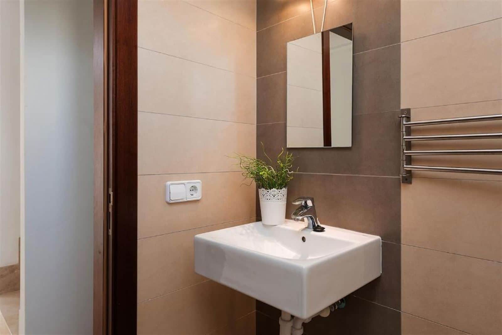 VILLA CON PISCINA PRIVADA SIN AMUEBLAR - Foto 5
