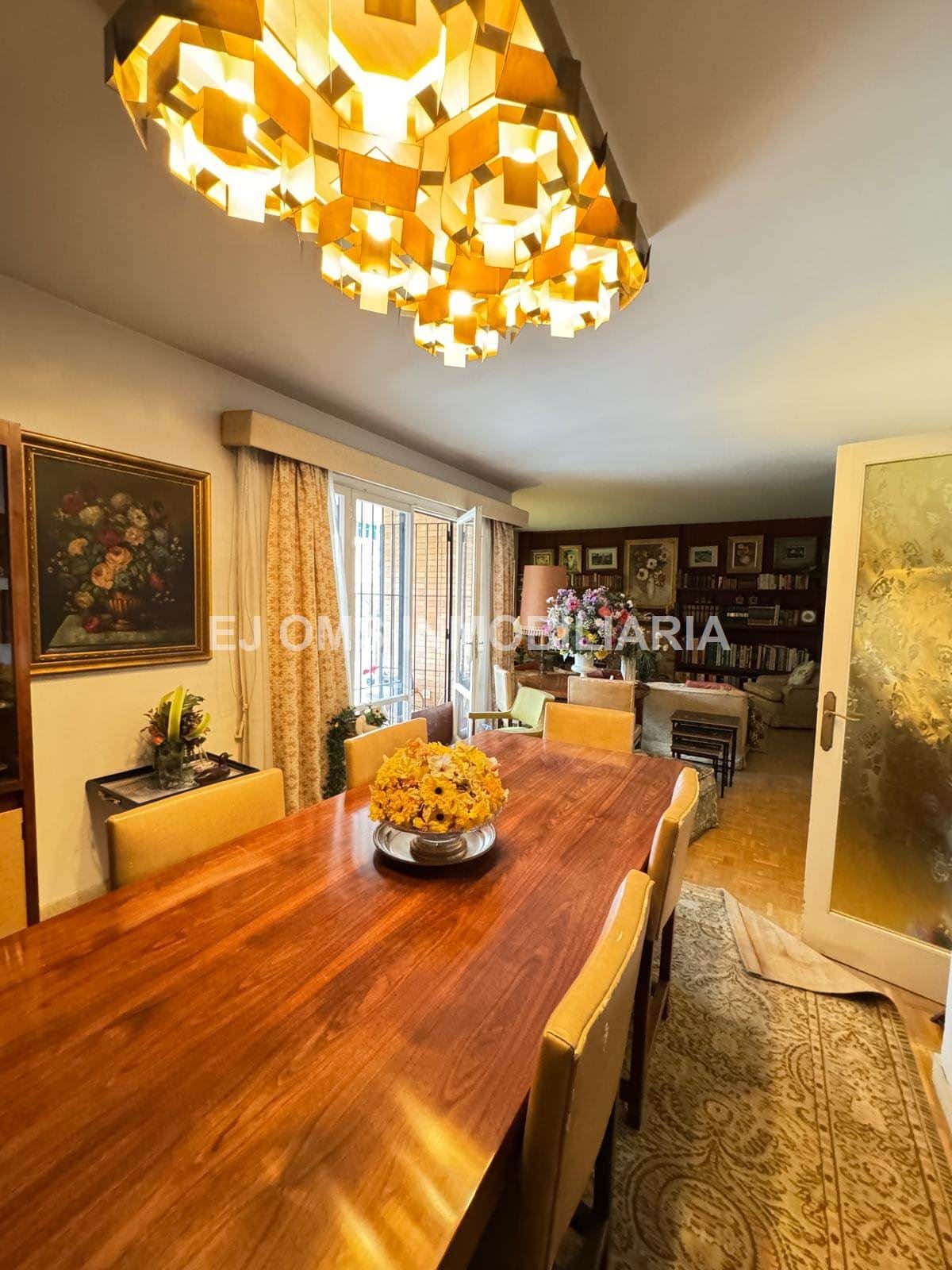 EN VENTA EXCLUSIVA VIVIENDA, ZONA RESIDENCIAL DE PRESTIGIO-240m2 DE CONFORT Y ELEGANCIA. Ubicación privilegiada - Foto 3