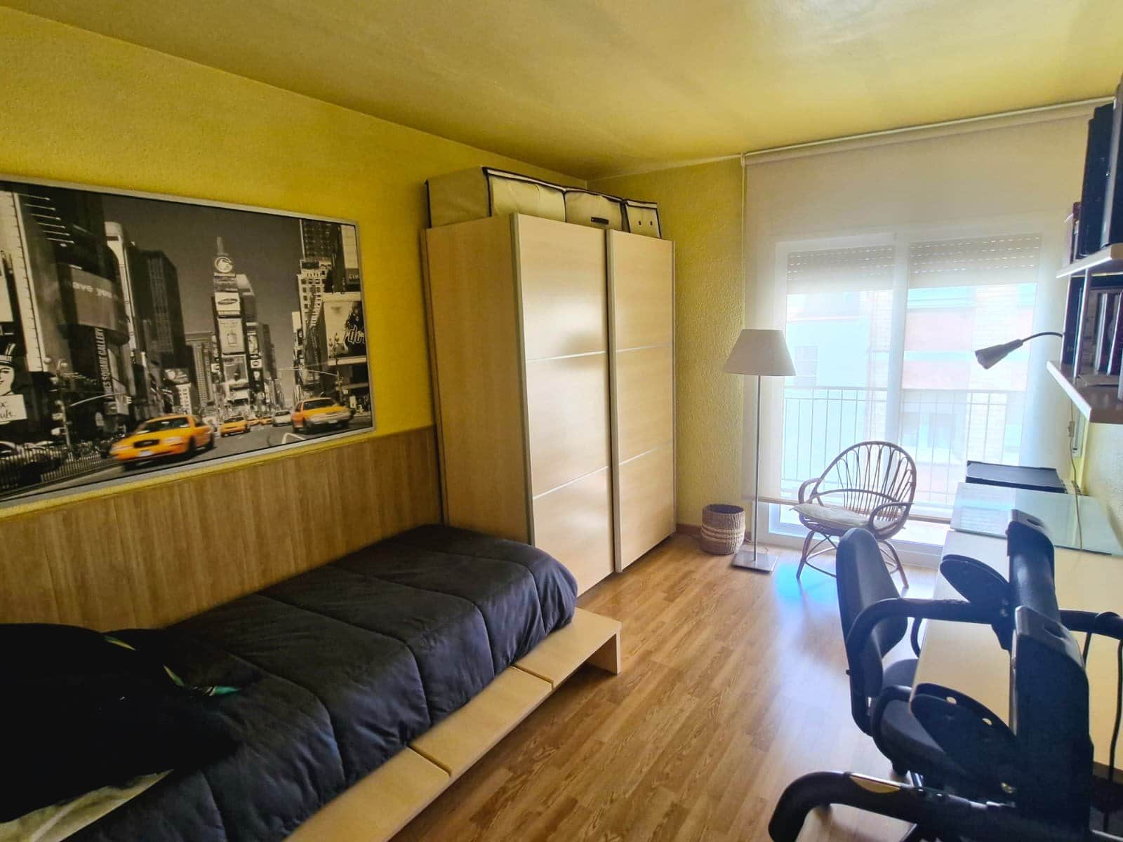 PISO EN BUENA ZONA CON SOLO TRES VECINOS - Foto 3