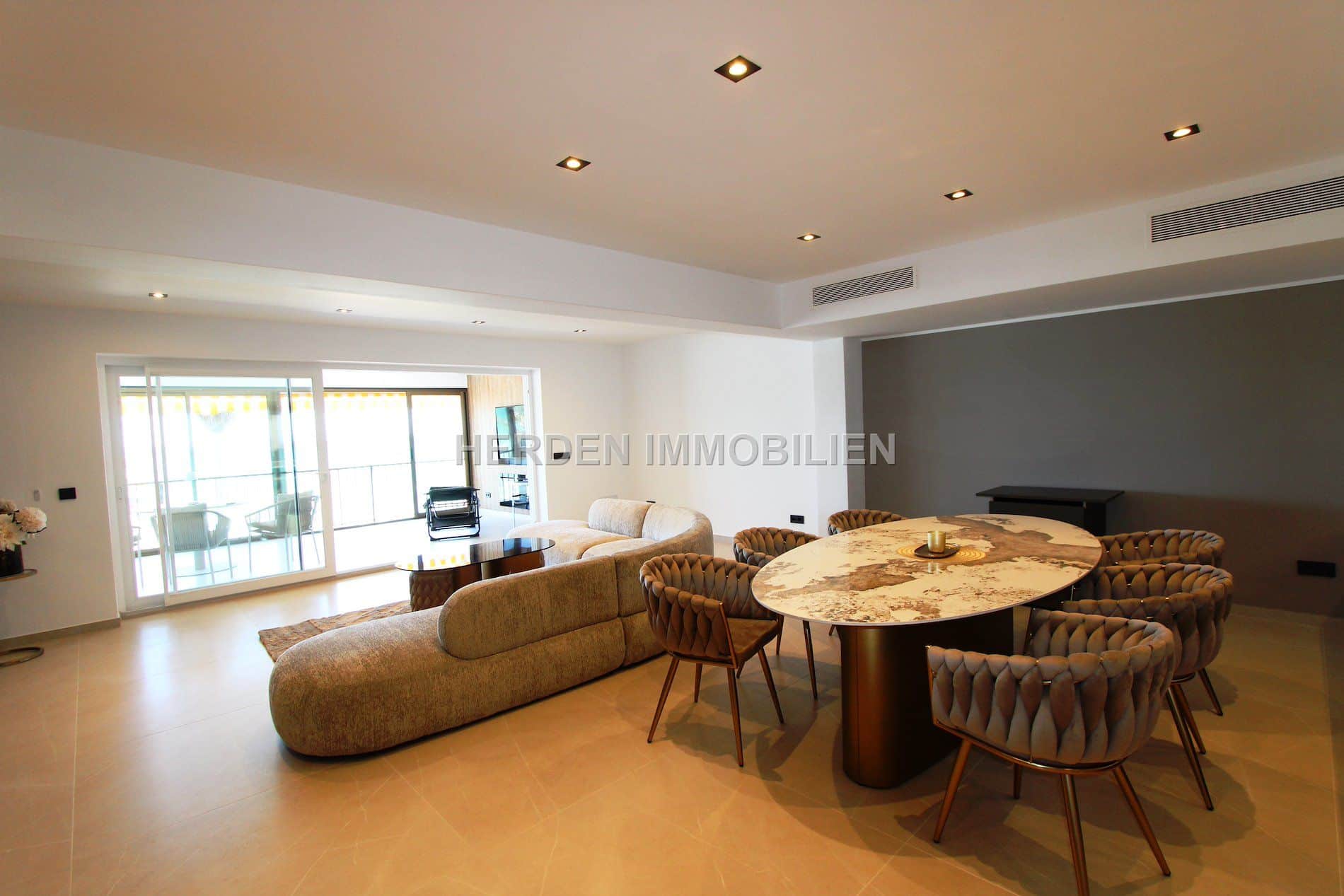 EXCLUSIVO APARTAMENTO DE LUJO EN PRIMERA LINEA DE MAR EN PLAYA DE PALMA - Foto 4