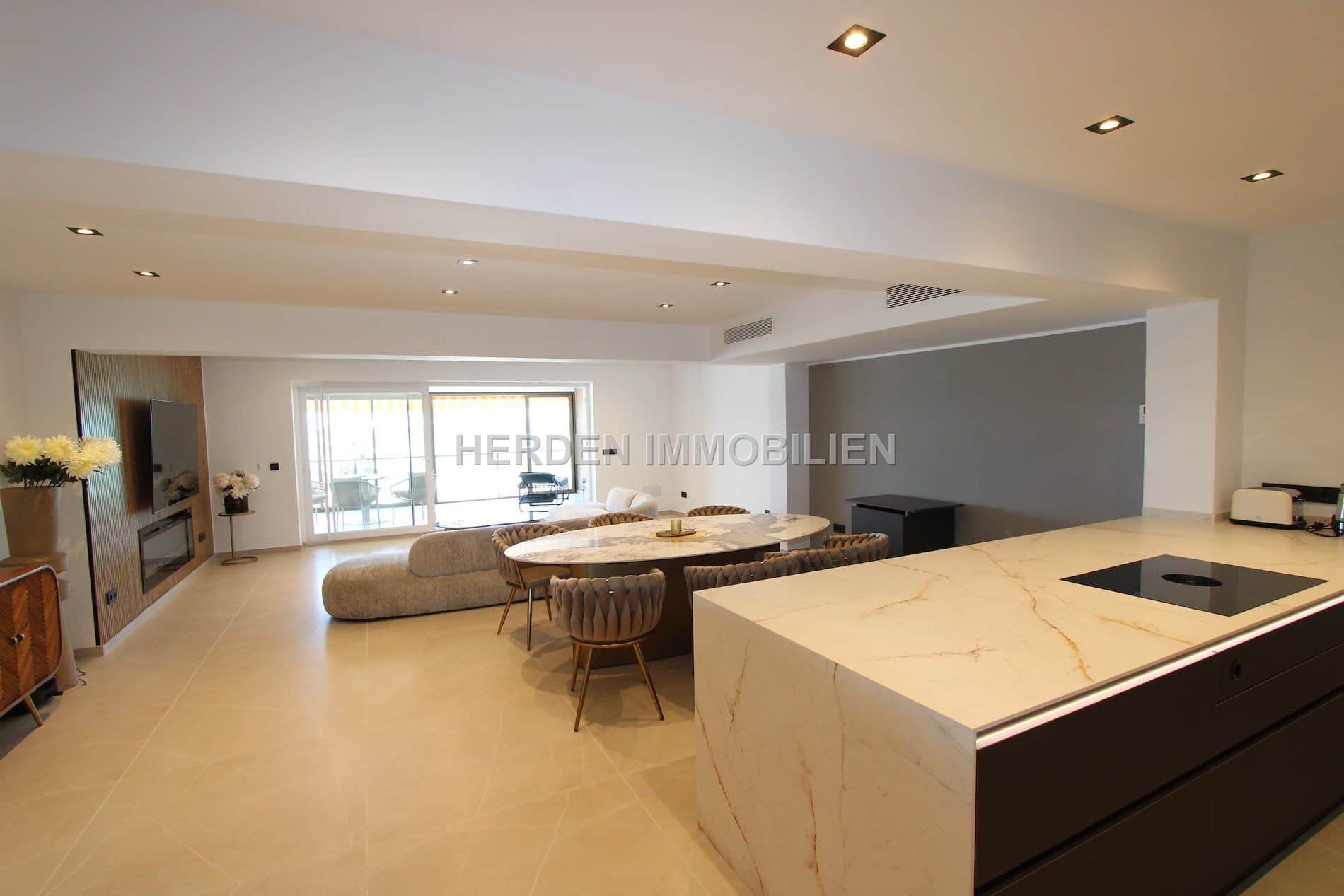 EXCLUSIVO APARTAMENTO DE LUJO EN PRIMERA LINEA DE MAR EN PLAYA DE PALMA - Foto 2
