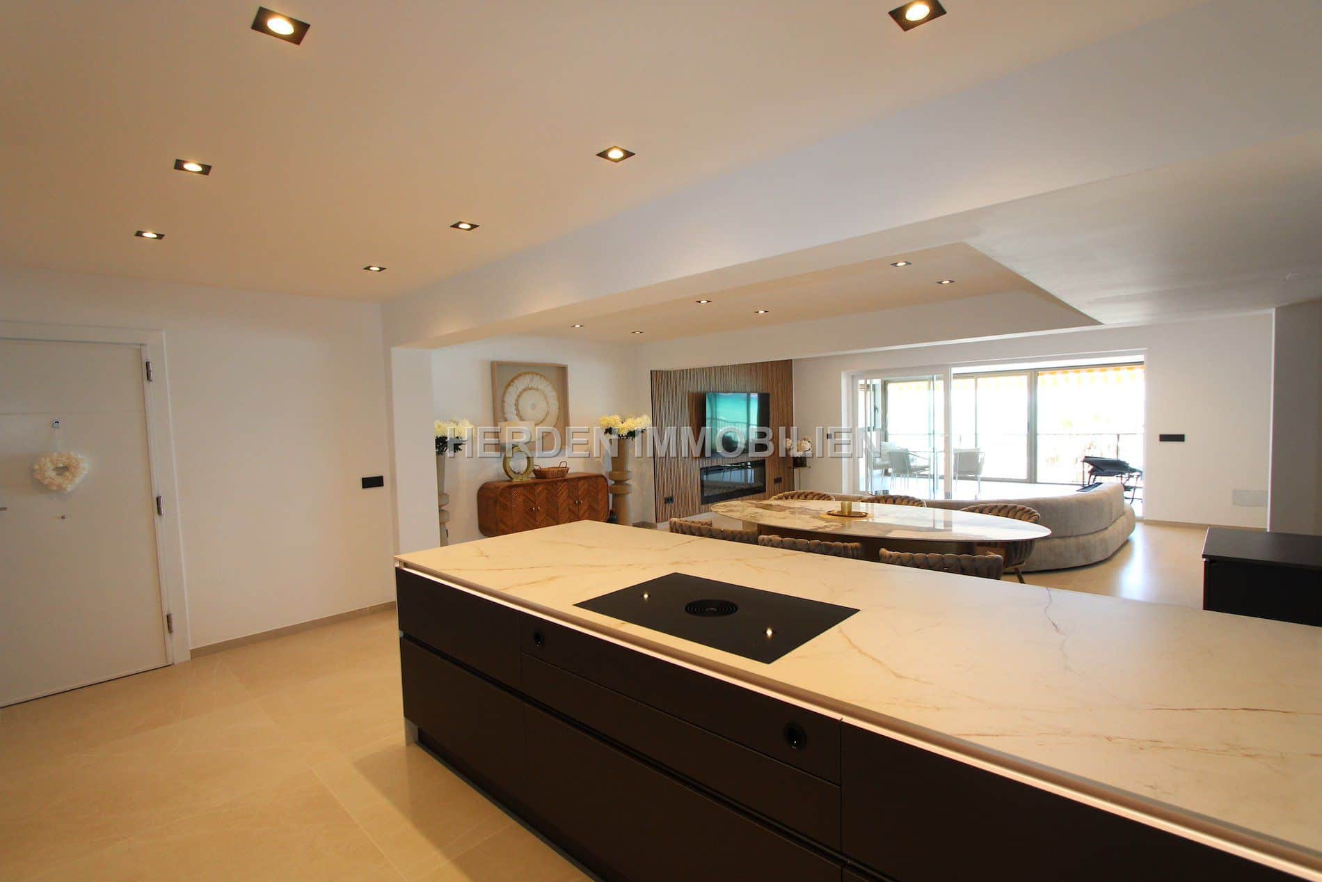 EXCLUSIVO APARTAMENTO DE LUJO EN PRIMERA LINEA DE MAR EN PLAYA DE PALMA - Foto 3