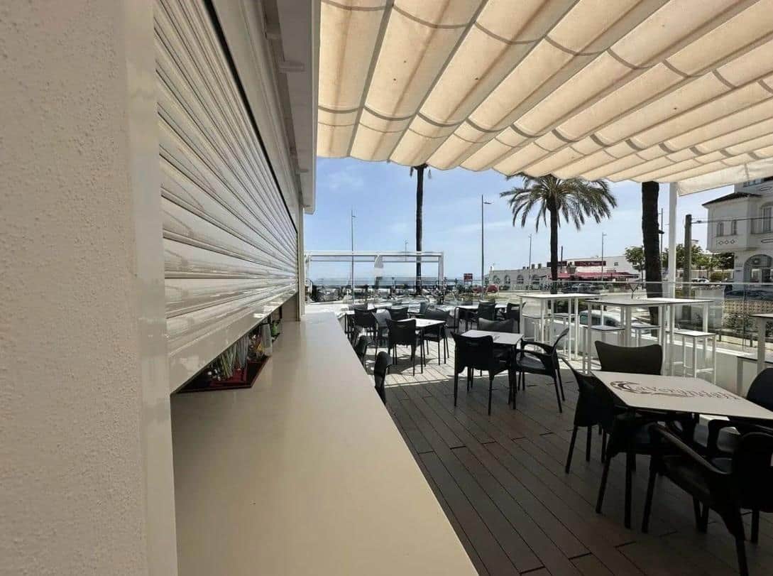 Restaurante en primera línea de playa en Torreguadiaro/Sotogrande con trayectoria consolidada y gran potencial de crecimiento.- - Foto 4