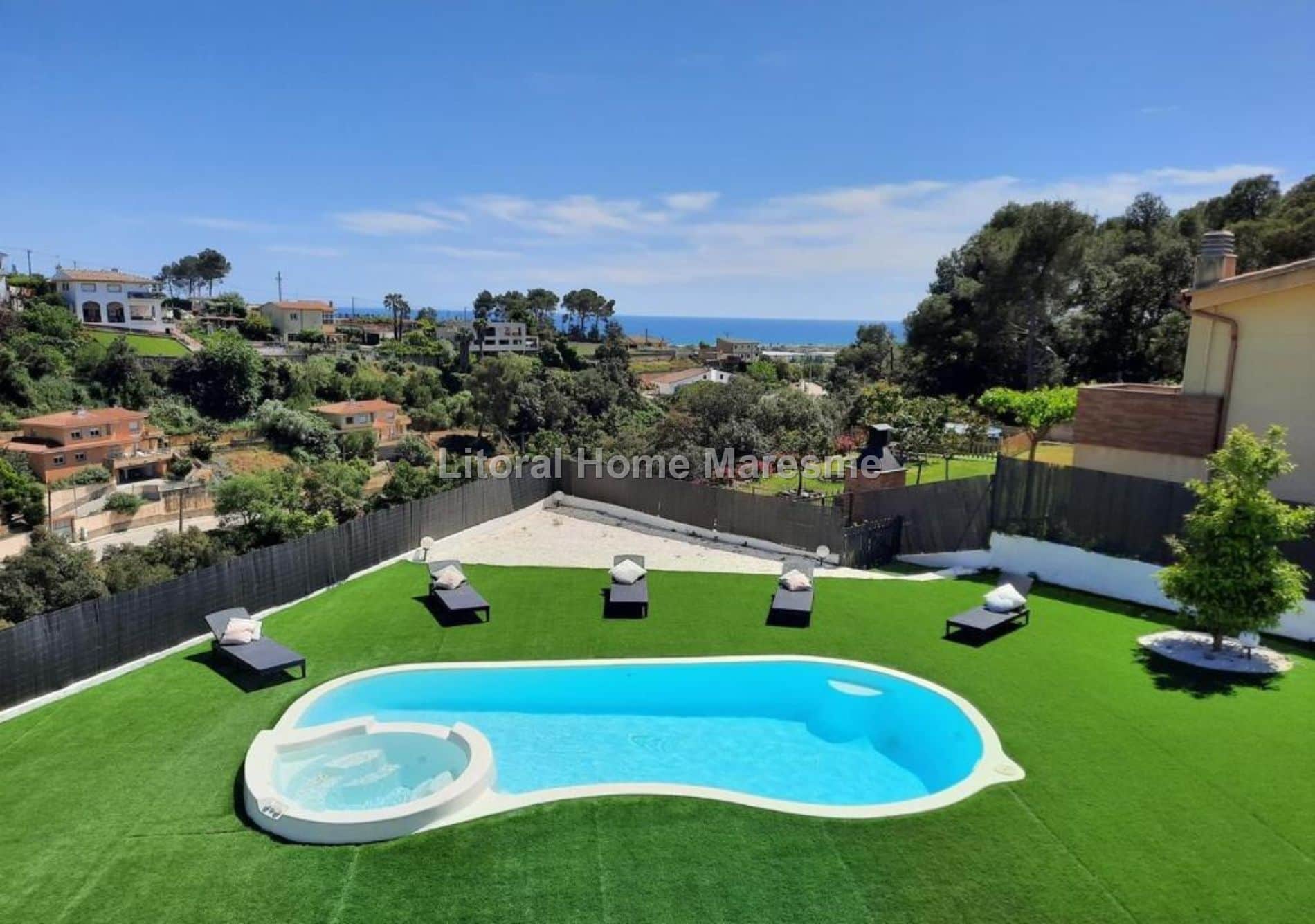 Exclusiva casa en Santa Susanna con licencia turística definitiva, piscina climatizada, jardín y vistas al mar. - Foto 3