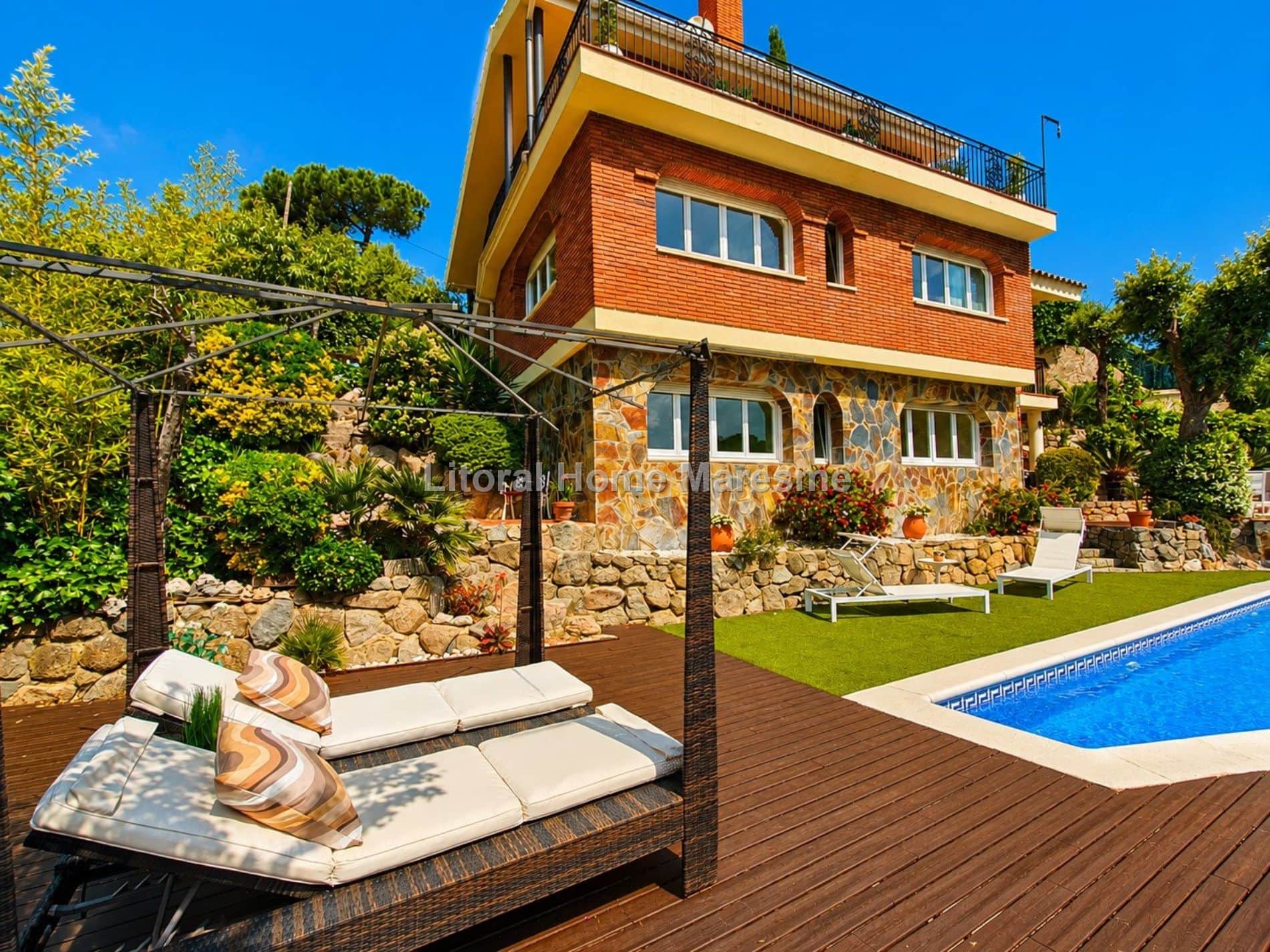 Espectacular chalet en Alella Park: un auténtico oasis con vistas al mar - Foto 1